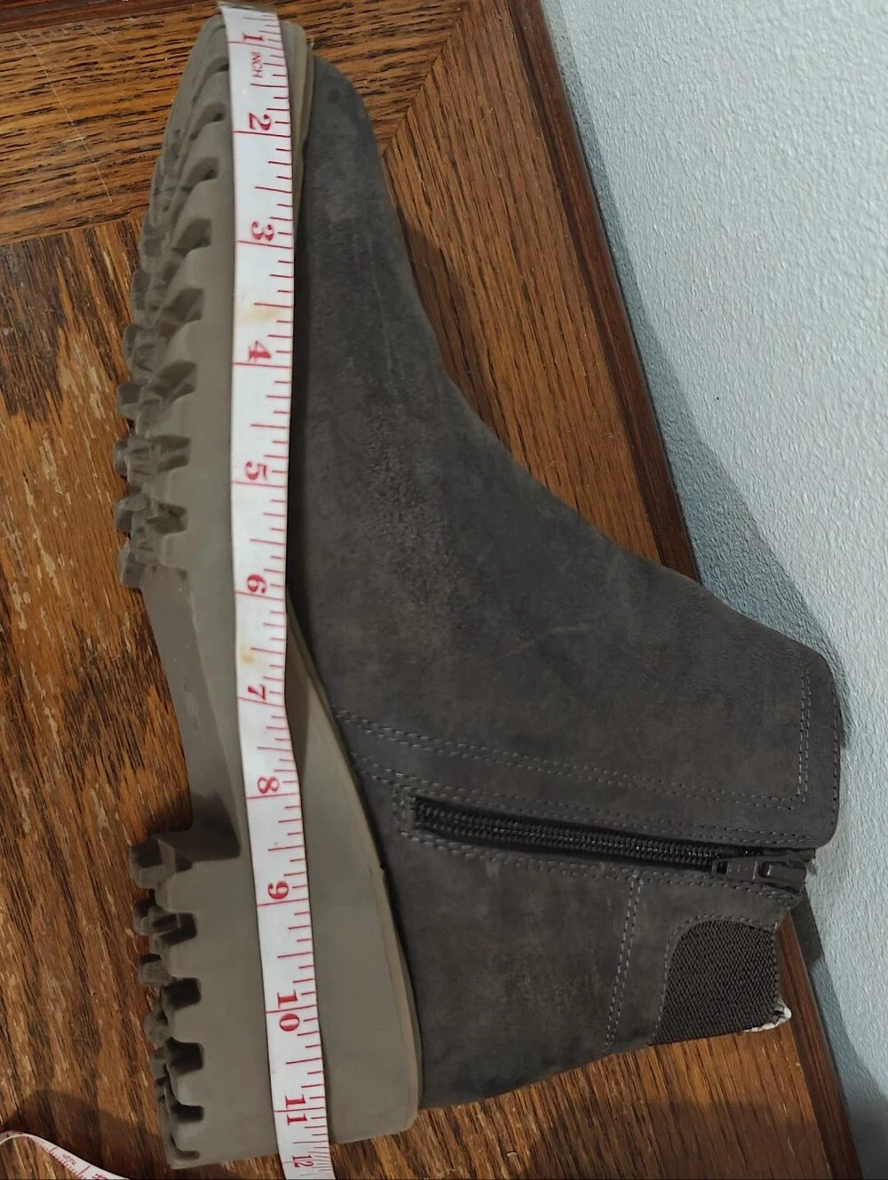 Universal Thread Women's Taci Wedge Chelsea Boots Size 9 Wide Brown Fall Neutral
